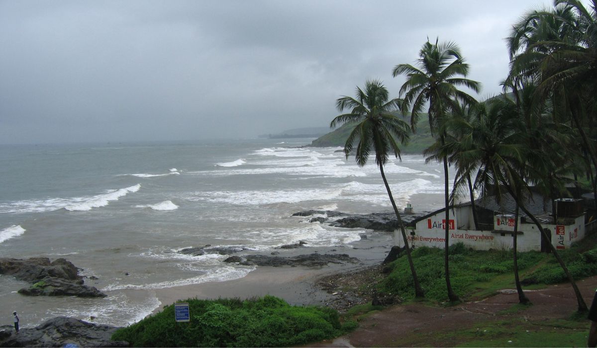 beaches goa monsoon