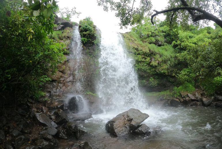 safe waterfalls near pune