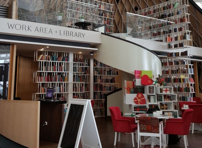68 Indian Airports Now Have Free Libraries: How The Flybrary Works 3 Airport Library | Image Courtesy: Pinterest