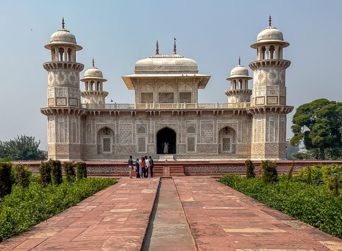 Agra Travel Guide