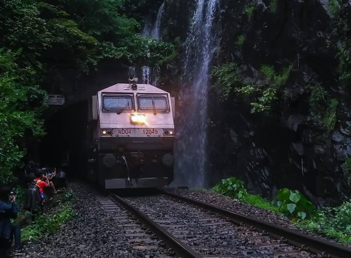 8 Scenic Train Journeys To Take In India This August 3 Scenic Train Journeys In India