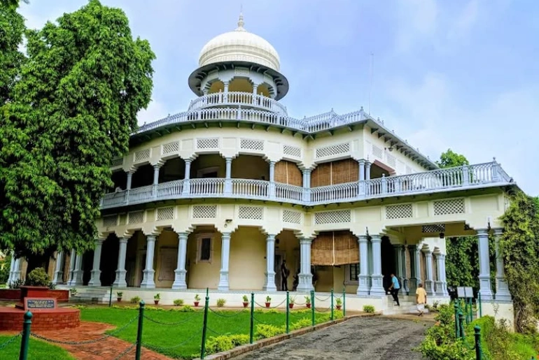 How To Spend One Day In Prayagraj? A First-Timer’s Itinerary From Sangam To Anand Bhavan 2 Anand Bhavan historic house in Prayagra