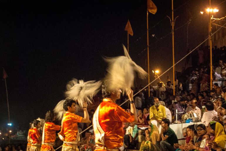 Which Ghat Is Best For Ganga Aarti In Varanasi? What First-Time Visitors Should Know 2 best ghat ganga aarti in varanasi (2)