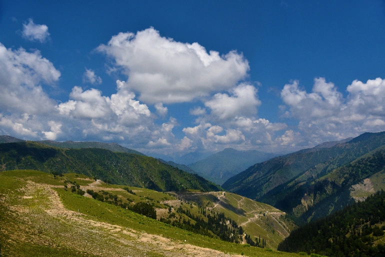 10 Places To Visit In Kashmir In September Beyond Srinagar & Gulmarg 2 best places to visit in Kashmir in September