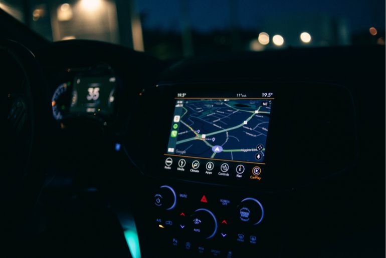 Waze vs Google Maps navigation apps for a road trip