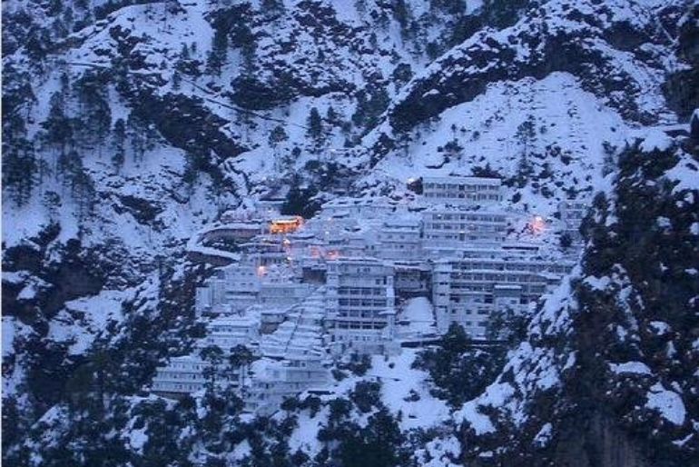 Vaishno Devi By Helicopter: Booking, Route & Things To Know 2 Vaishno Devi helicopter booking service from Katra