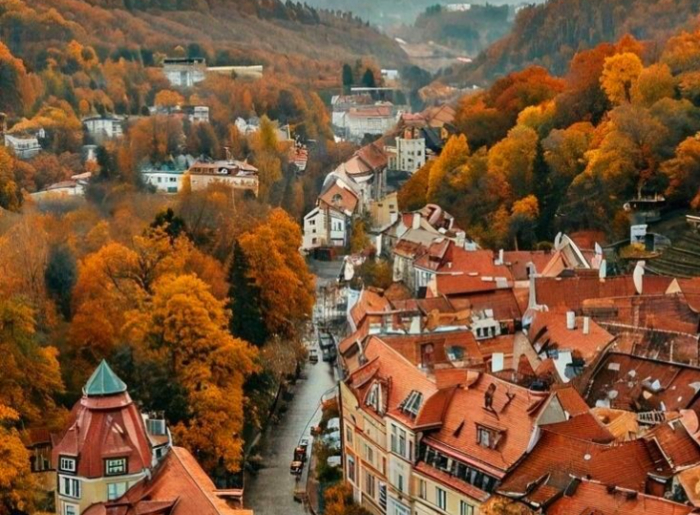 Places to see autumn leaves in October