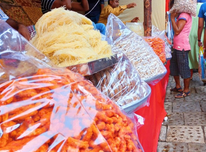 When Does Bandra Fair 2026 Start? What To Expect, Where To Go & How To Reach 2 Bandra Fair 2026 at Mount Mary Basilica in Mumbai