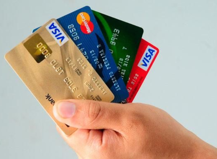 Forex Card Vs Credit Card Vs Cash: Which Is Better Abroad? 2 Forex card, credit card and cash for international travel