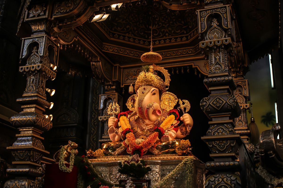 how to reach dagdusheth ganpati pune