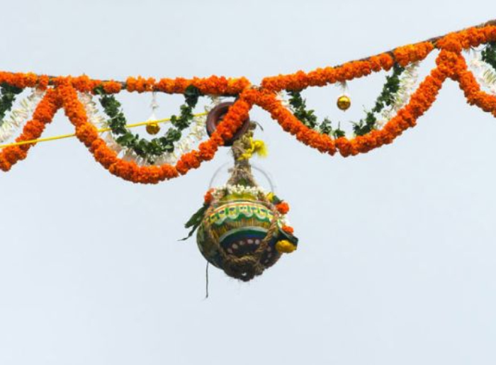 Krishna Janmashtami 2026: Mathura-Vrindavan Travel Guide 1 Janmashtami 2026 celebrations at a temple in Mathura Vrindavan