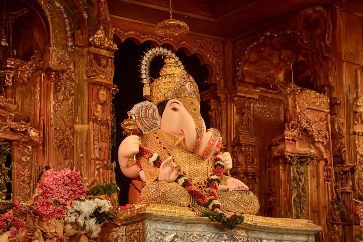 Kasba to Dagdusheth Ganpati walking route in Pune