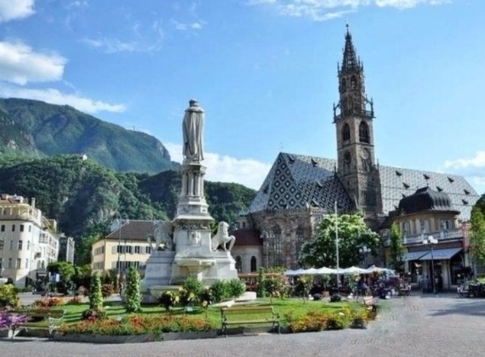 Which Are The Most Walkable Cities In The World? 10 Places To Explore On Foot In 2026 8 most-walkable-cities-2026