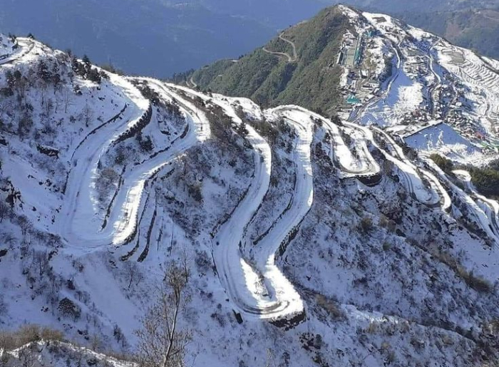 How To Plan A Zuluk Trip: Best Route, Permits, Cost & When To Visit 2 Zuluk Old Silk Route and its famous hairpin bends in East Sikkim