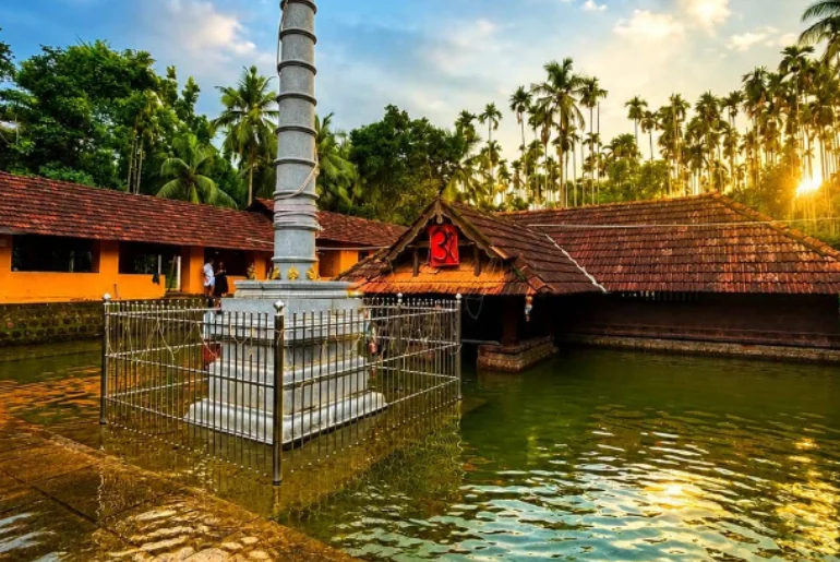 A Temple In Kerala Where The Shivling Remains Underwater 2 Arakkuparamba Sree Ardhanareeswara Underwater Temple in Kerala