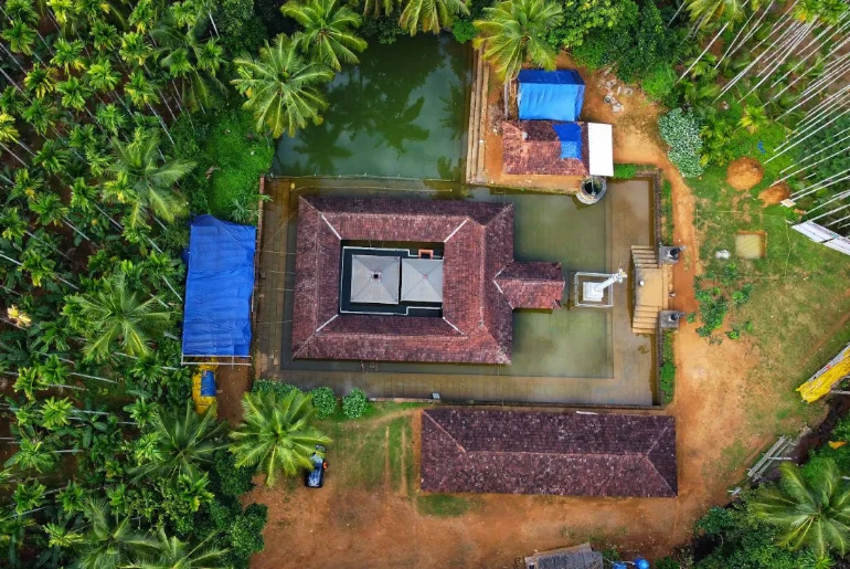 A Temple In Kerala Where The Shivling Remains Underwater 1 Arakkuparamba Sree Ardhanareeswara Underwater Temple in Kerala