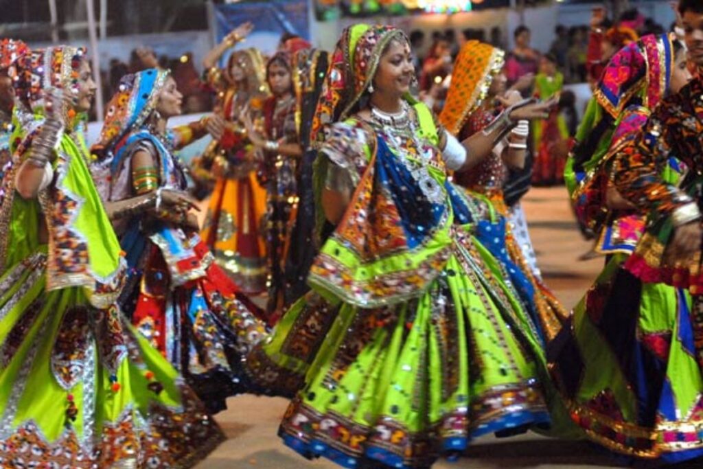 Garba Events In Borivali for Navratri 2026: Kora Kendra, Tickets, Dates ...