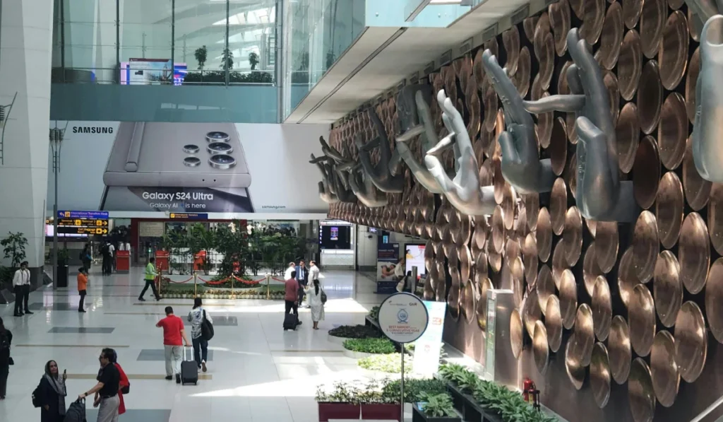Proposed driverless air train connecting terminals at Delhi Airport