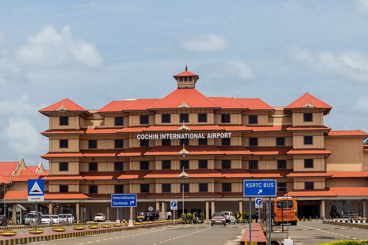 How to reach Kochi Airport from Ernakulam
