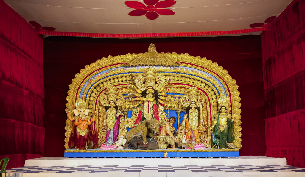 Which Kolkata Durga Puja Pandals Are Best To Visit In The Morning To Avoid Crowds? 12 Durga Puja pandal in Kolkata during a morning visit