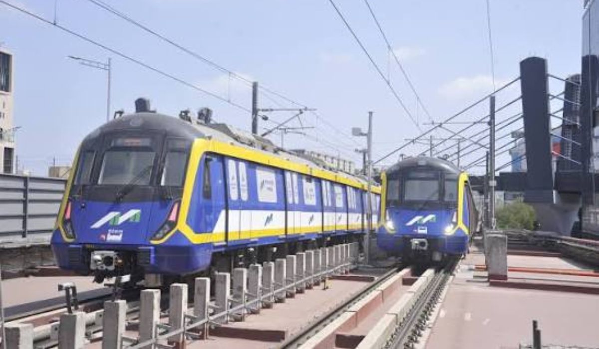 Mumbai Metro Line 7A elevated near Mumbai airport