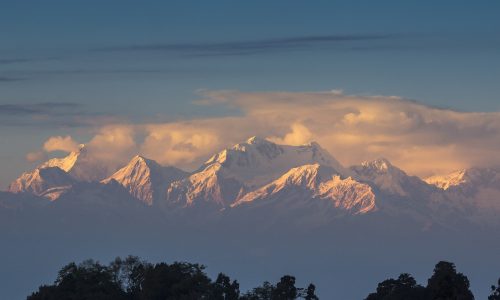 64421627cda6c_best-hill-station-darjeeling-vs-gangtok