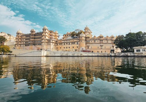Best Hostels In Udaipur For Backpackers feature image
