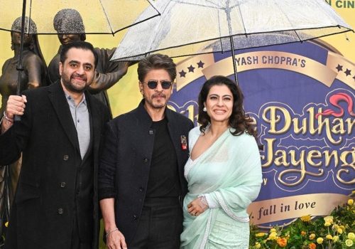 SRK Kajol Statue Unveiled