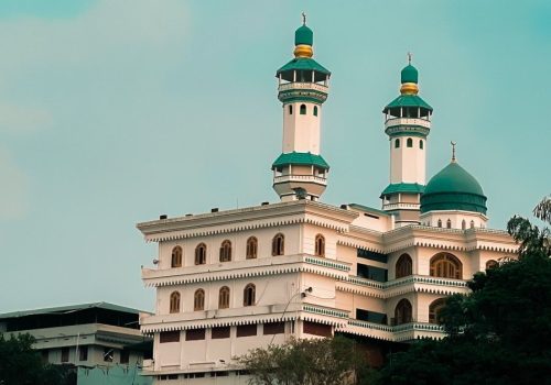 Scenic tourist attractions and places to visit in Malappuram, Kerala, including green hills, waterfalls, and historic landmarks.
