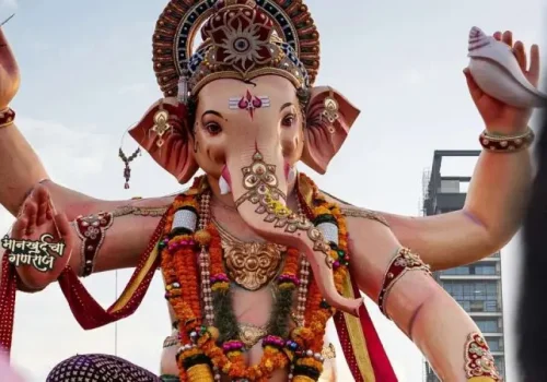 18 Ft Ganpati in Dubai 2025 – All You Need to Know About Mannat Ka Raja
