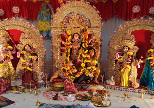 Durga Puja vs Navratri