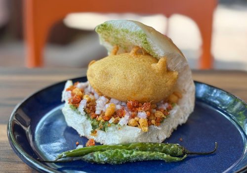 vada pav history mumbai