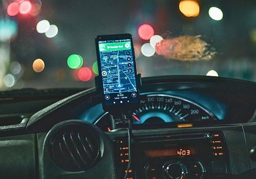 Waze vs Google Maps navigation apps for a road trip